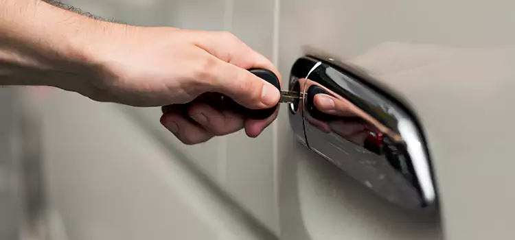 Why Choose Our Auto Locksmith Team in Warwick, RI?